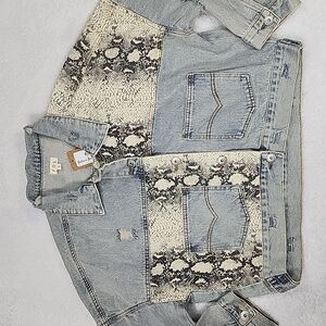 POL Denim Snake Distressed Crop Jacket With Pockets New With Tags